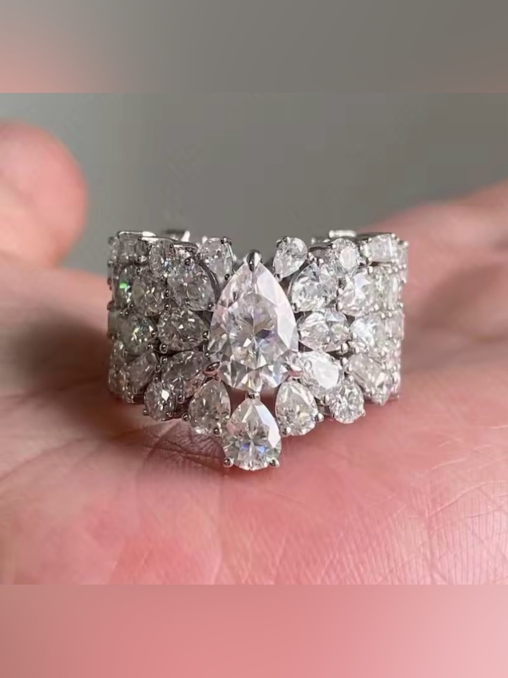 Silver Cubic Zirconia Teardrop Cluster Ring Sparkly beautiful Size 6